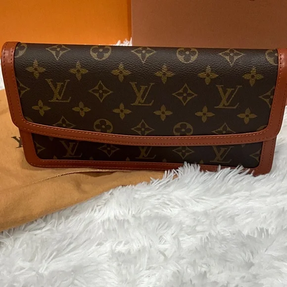 Louis Vuitton Pochette Dame 26 - Picture 2 of 12